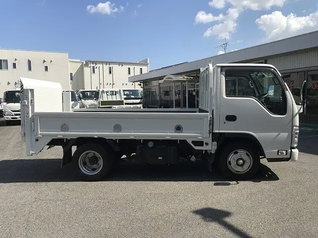 いすゞ エルフ TRG-NJR85A(2WD)の写真5