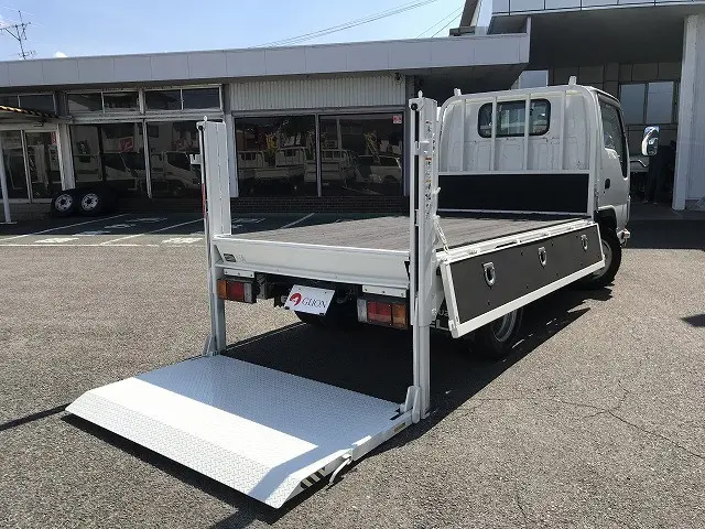 いすゞ エルフ TRG-NJR85A(2WD)の写真13
