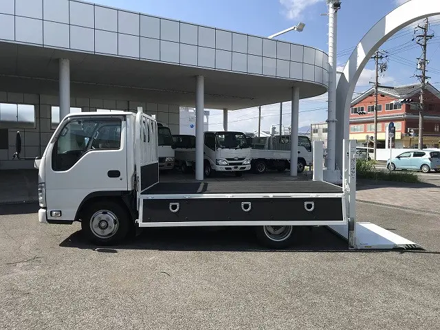 いすゞ エルフ TRG-NJR85A(2WD)の写真14