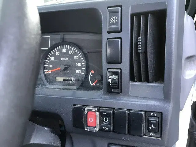 いすゞ エルフ TRG-NJR85A(2WD)の写真31