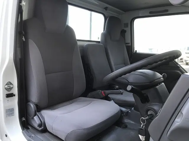 いすゞ エルフ TRG-NJR85A(2WD)の写真35