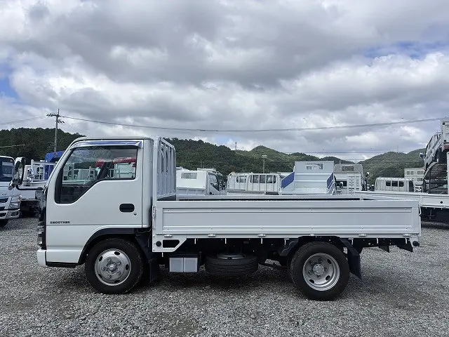 日産 アトラス PB-AKR81A(2WD)の写真4
