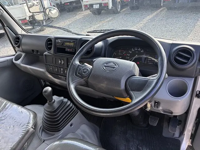 日野 デュトロ 2RG-XZU605M(2WD)の写真32