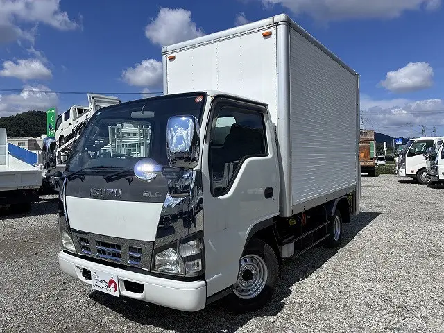 いすゞ エルフ KR-NHR69N(2WD)の写真1