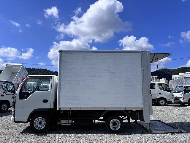 いすゞ エルフ KR-NHR69N(2WD)の写真11