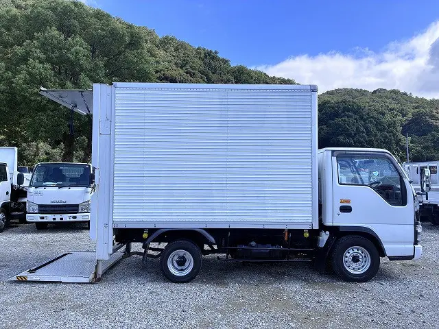 いすゞ エルフ KR-NHR69N(2WD)の写真12