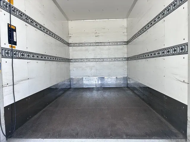 いすゞ エルフ KR-NHR69N(2WD)の写真17