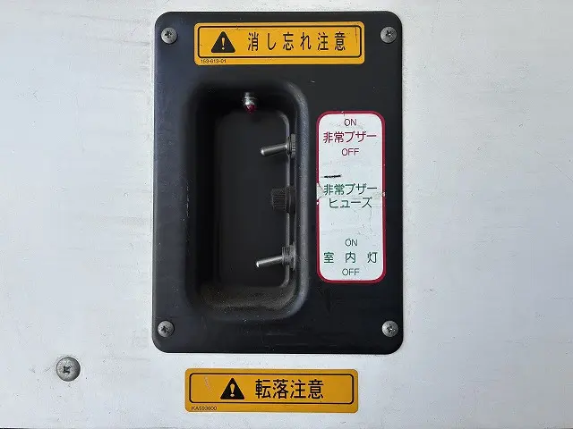 いすゞ エルフ KR-NHR69N(2WD)の写真29