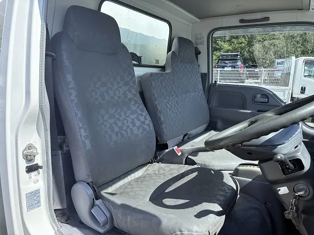 いすゞ エルフ KR-NHR69N(2WD)の写真33
