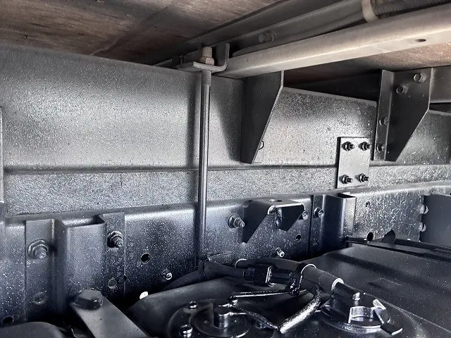 いすゞ エルフ KR-NHR69N(2WD)の写真45