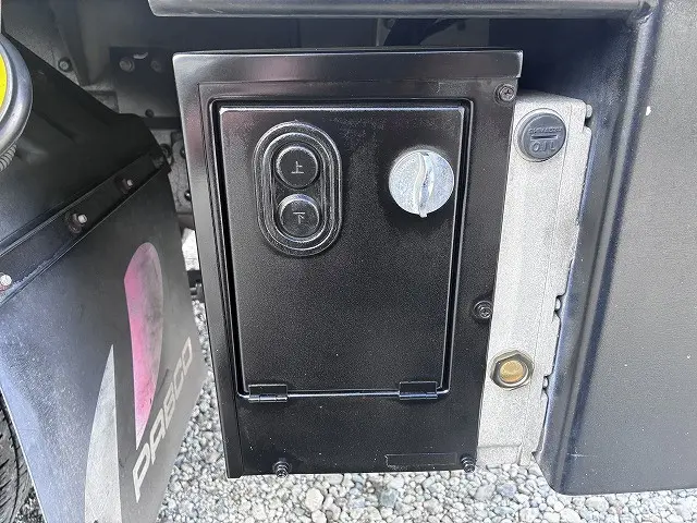 いすゞ エルフ KR-NHR69N(2WD)の写真47
