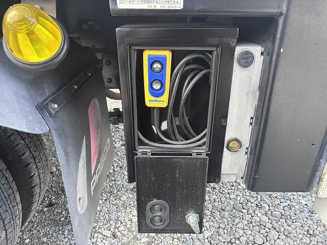 いすゞ エルフ KR-NHR69N(2WD)の写真48