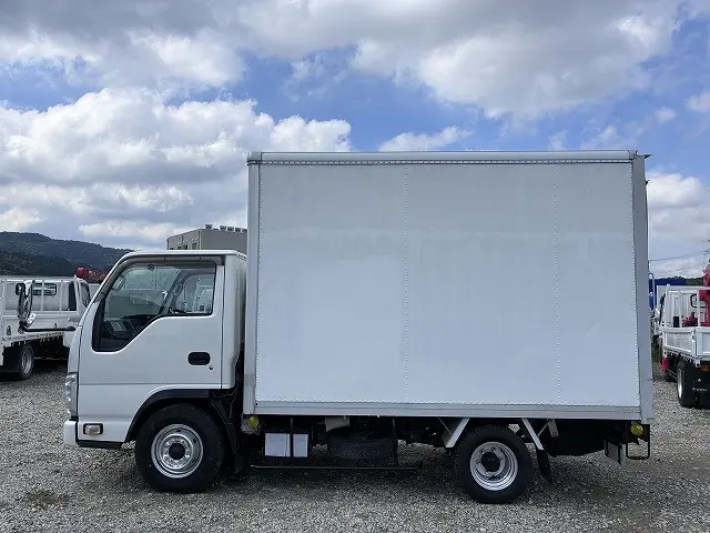 いすゞ エルフ BKG-NHR85N(2WD)の写真4
