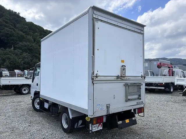 いすゞ エルフ BKG-NHR85N(2WD)の写真6