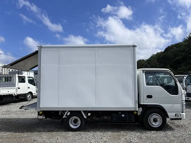 いすゞ エルフ BKG-NHR85N(2WD)の写真12