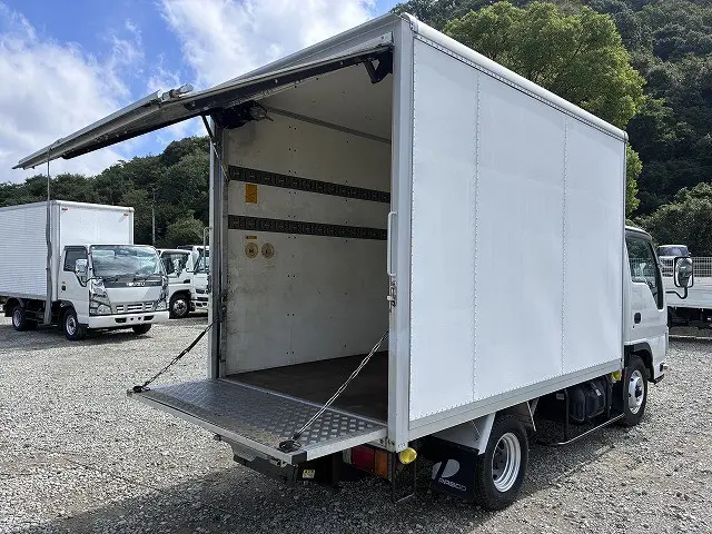 いすゞ エルフ BKG-NHR85N(2WD)の写真15
