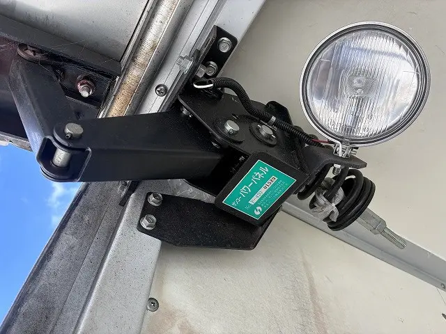 いすゞ エルフ BKG-NHR85N(2WD)の写真22