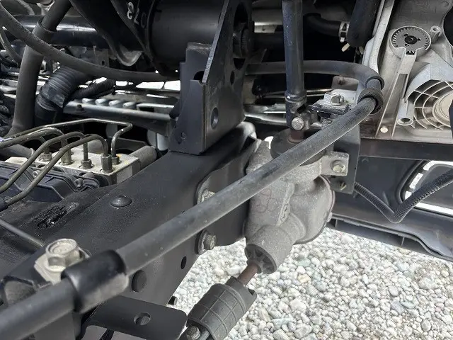 いすゞ エルフ BKG-NHR85N(2WD)の写真32