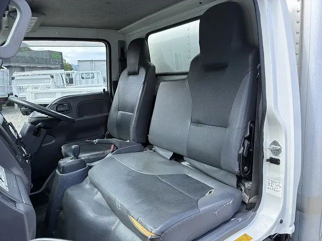 いすゞ エルフ BKG-NHR85N(2WD)の写真35