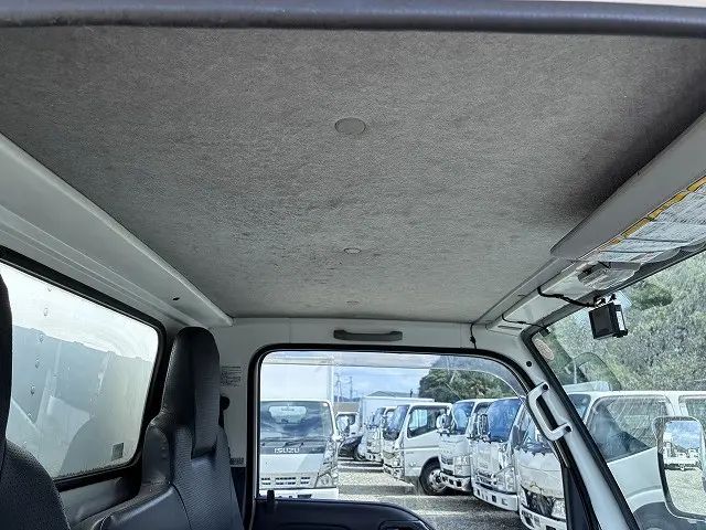いすゞ エルフ BKG-NHR85N(2WD)の写真37