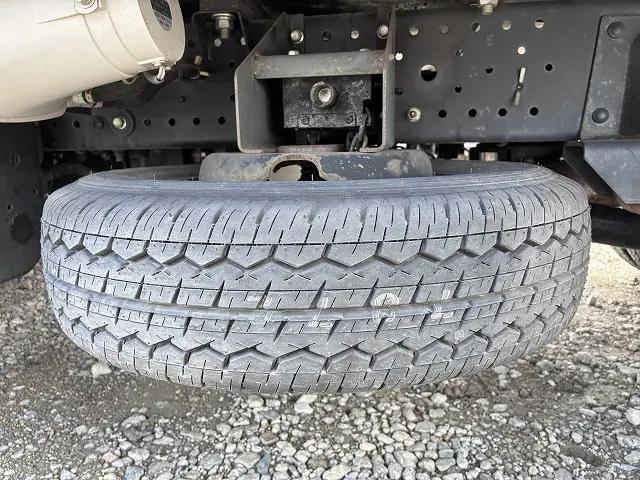 いすゞ エルフ BKG-NHR85N(2WD)の写真49