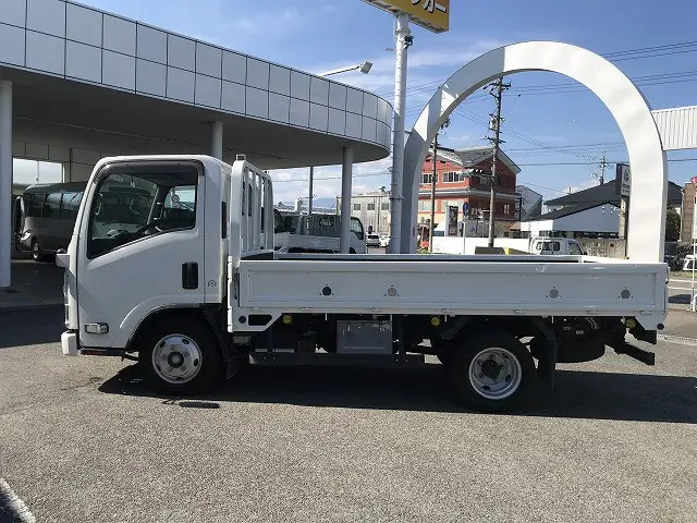 いすゞ エルフ 2RG-NMR88R(2WD)の写真4