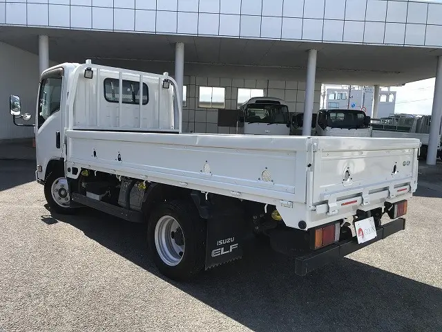 いすゞ エルフ 2RG-NMR88R(2WD)の写真6