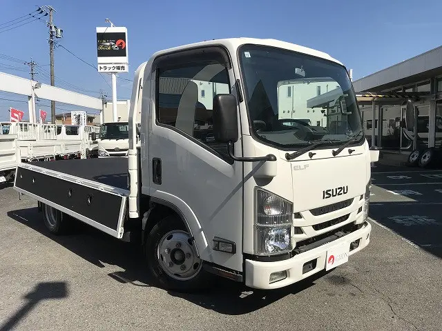 いすゞ エルフ 2RG-NMR88R(2WD)の写真10