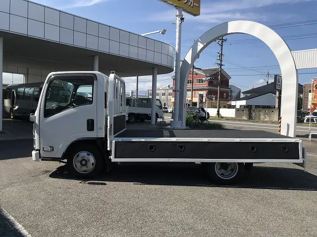 いすゞ エルフ 2RG-NMR88R(2WD)の写真11