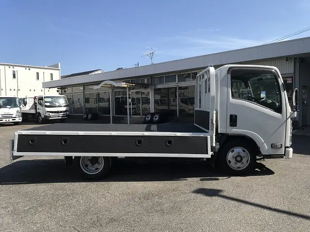 いすゞ エルフ 2RG-NMR88R(2WD)の写真12
