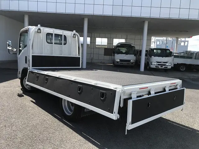いすゞ エルフ 2RG-NMR88R(2WD)の写真13