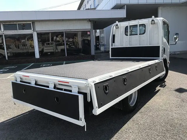 いすゞ エルフ 2RG-NMR88R(2WD)の写真15