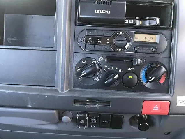 いすゞ エルフ 2RG-NMR88R(2WD)の写真28