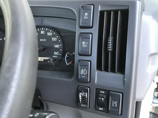 いすゞ エルフ 2RG-NMR88R(2WD)の写真30