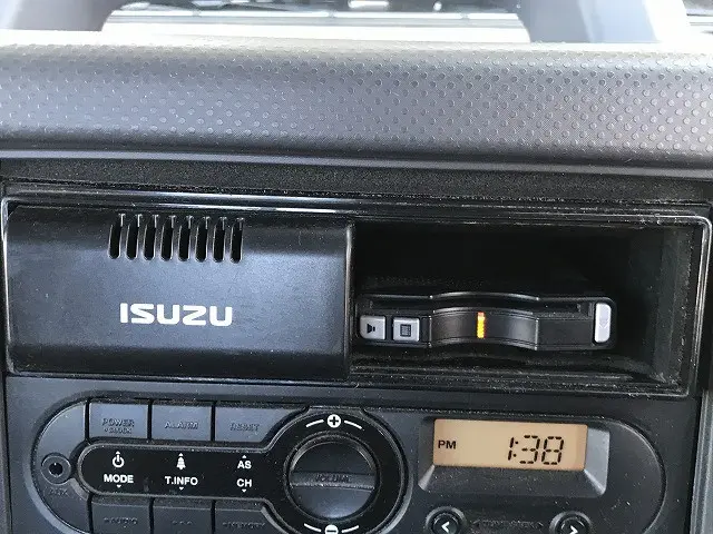 いすゞ エルフ 2RG-NMR88R(2WD)の写真31