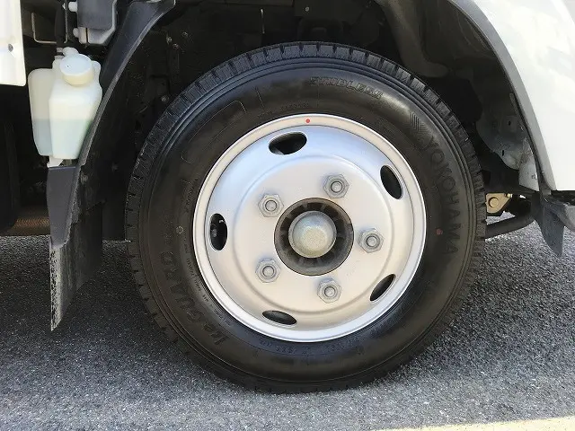 いすゞ エルフ 2RG-NMR88R(2WD)の写真41