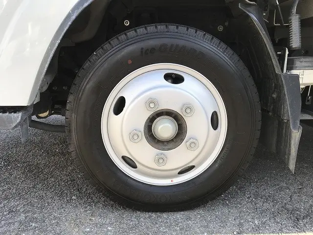 いすゞ エルフ 2RG-NMR88R(2WD)の写真42