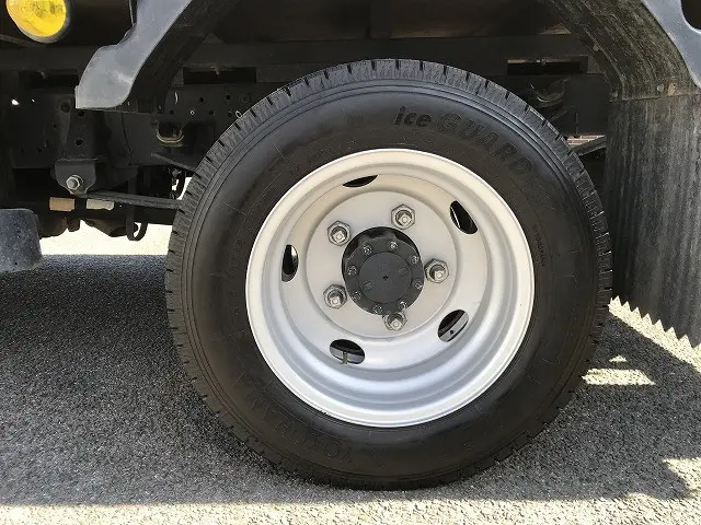 いすゞ エルフ 2RG-NMR88R(2WD)の写真43