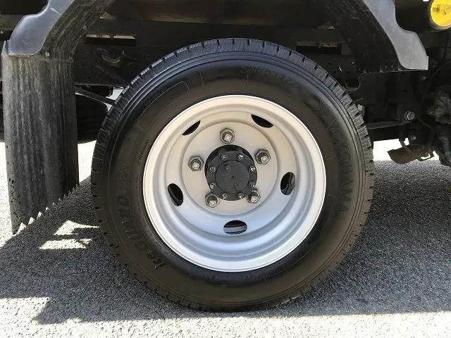 いすゞ エルフ 2RG-NMR88R(2WD)の写真44