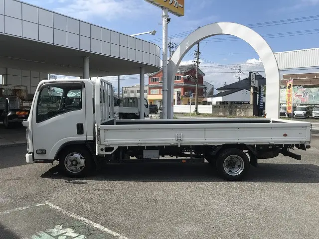 いすゞ エルフ TRG-NLR85AR(2WD)の写真4