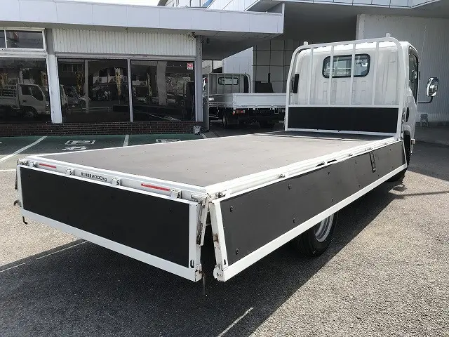 いすゞ エルフ TRG-NLR85AR(2WD)の写真15