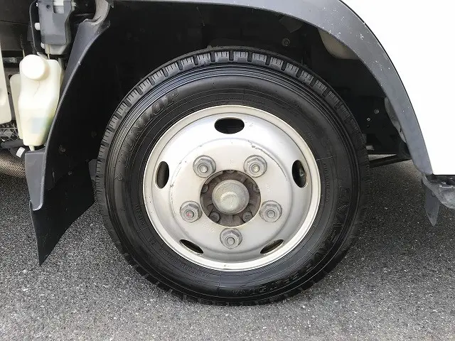 いすゞ エルフ TRG-NLR85AR(2WD)の写真24