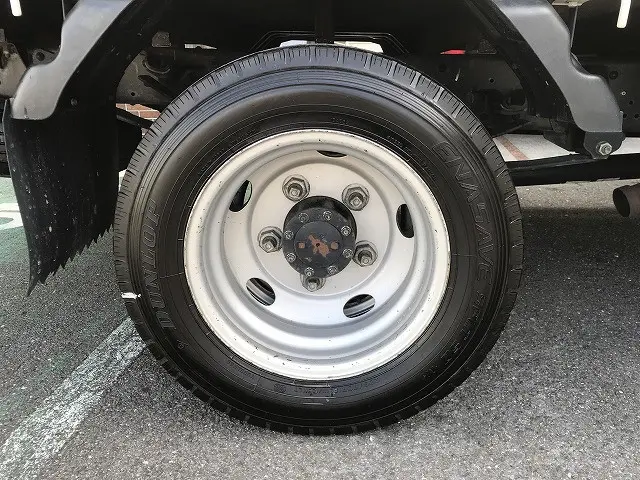 いすゞ エルフ TRG-NLR85AR(2WD)の写真27