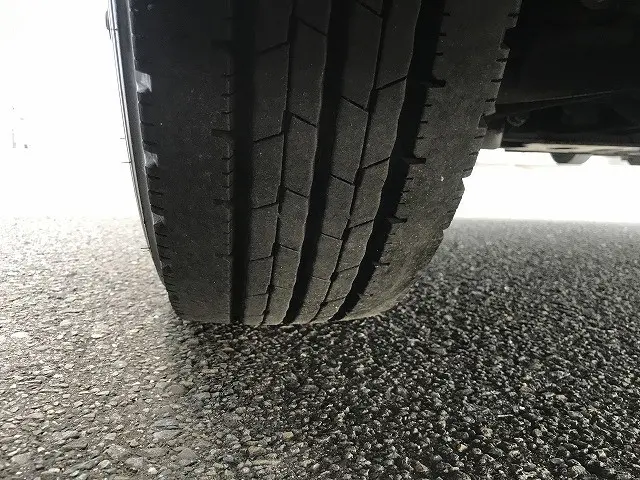 いすゞ エルフ TRG-NLR85AR(2WD)の写真30