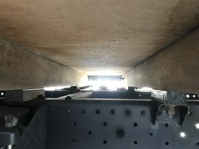 いすゞ エルフ TRG-NLR85AR(2WD)の写真36