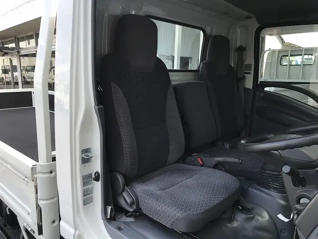 いすゞ エルフ TRG-NLR85AR(2WD)の写真38