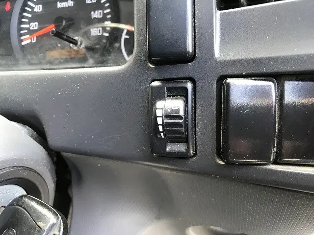 いすゞ エルフ TRG-NLR85AR(2WD)の写真41