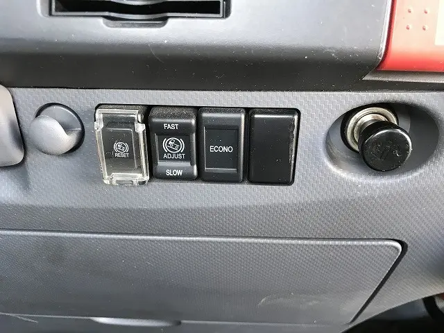 いすゞ エルフ TRG-NLR85AR(2WD)の写真43