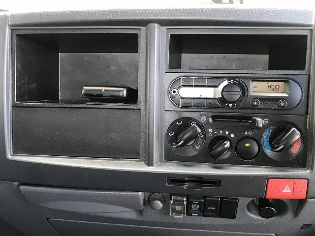 いすゞ エルフ TRG-NLR85AR(2WD)の写真44