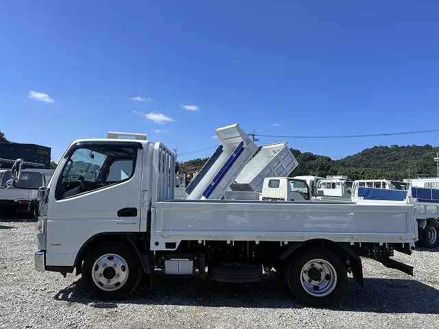 三菱 キャンター 2PG-FBAV0(2WD)の写真4